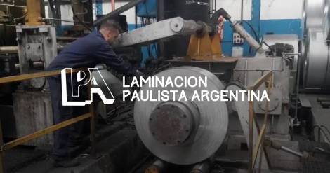 el-proceso-de-laminacion-continua-asegura-laminas-de-aluminio-con-una-uniformidad-excepcional-en-grosor-y-planitud